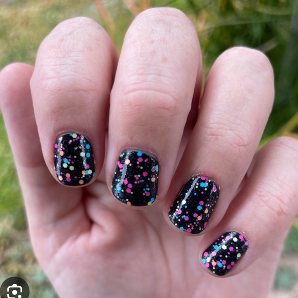 *Retired* Color Street: Botanical Burst | Pink Blue Glitter Clear Overlay Spring - Picture 11 of 14